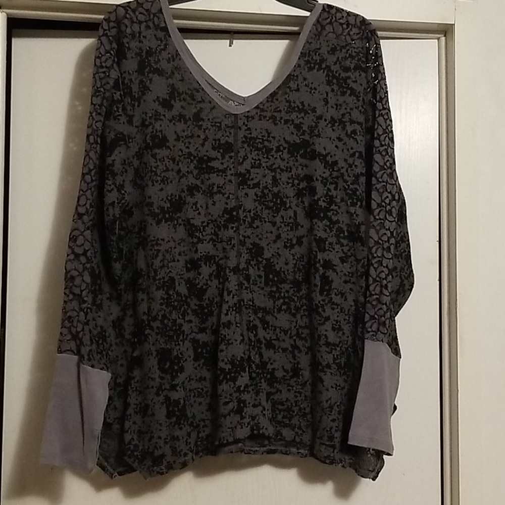 Energe World Wear Thermal Grey and Black Top